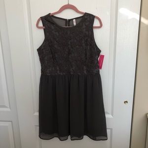 Sleeveless Xhilaration Gray Empire Waist Dress XXL